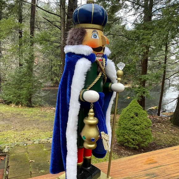 Wooden Nutcracker King 15" Blue Robe - Picture 6 of 13